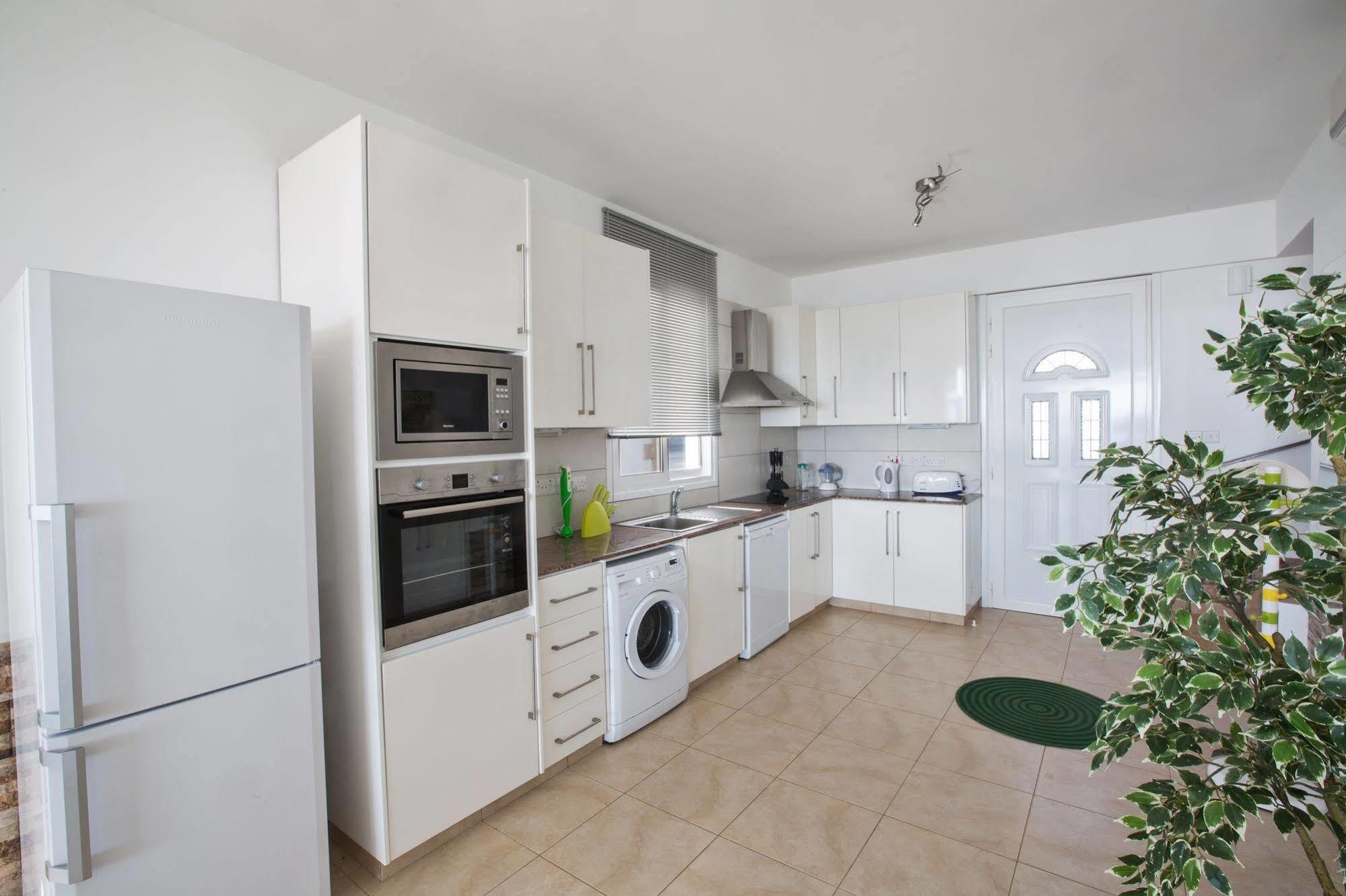 Gorgona Villas Айя-Напа Экстерьер фото